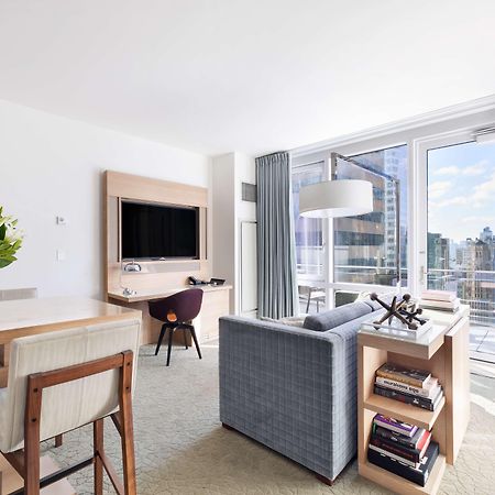 Holiday Inn Express - Times Square South By Ihg Ню Йорк Екстериор снимка