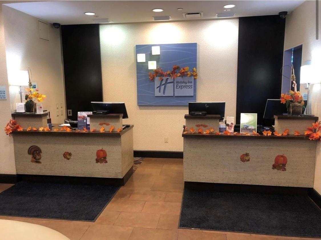 Holiday Inn Express - Times Square South By Ihg Ню Йорк Екстериор снимка