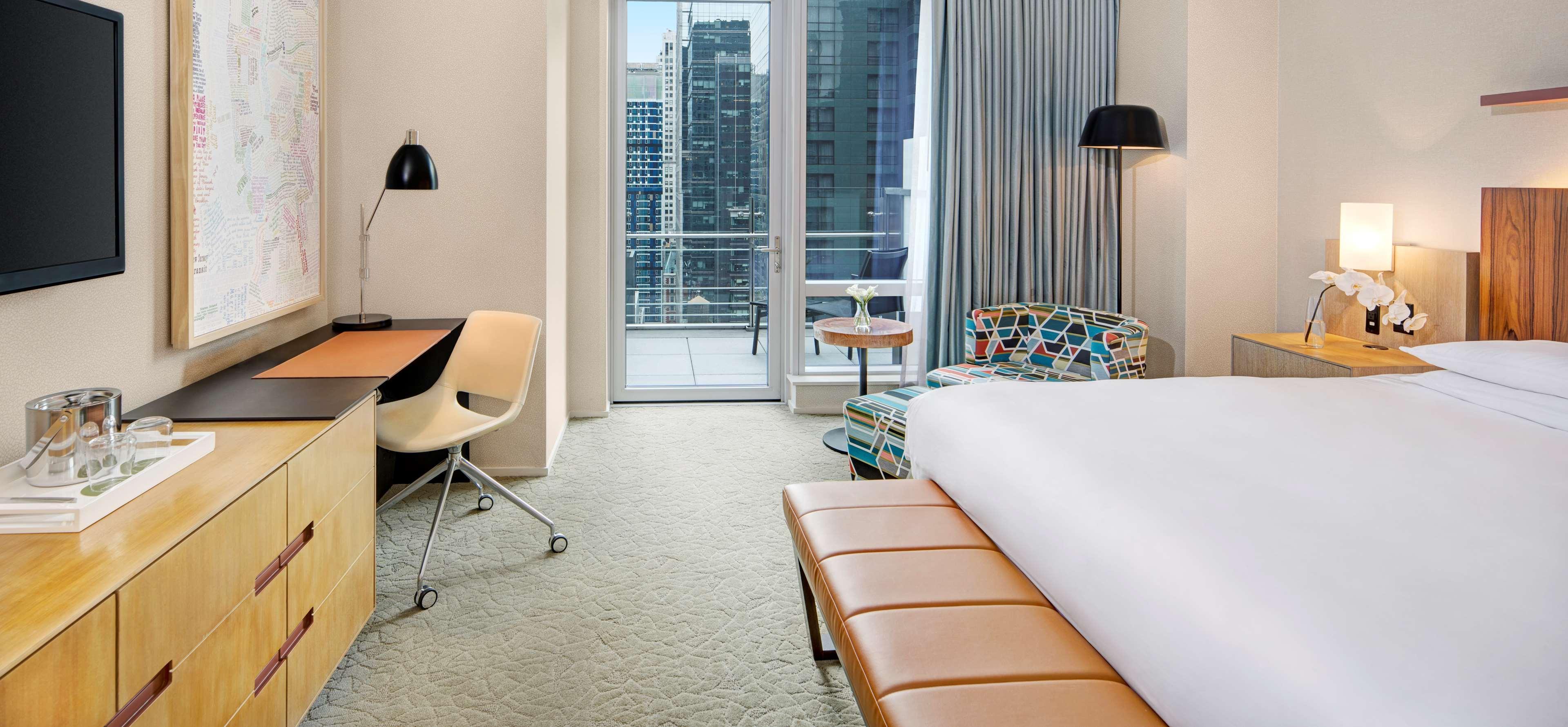Holiday Inn Express - Times Square South By Ihg Ню Йорк Екстериор снимка