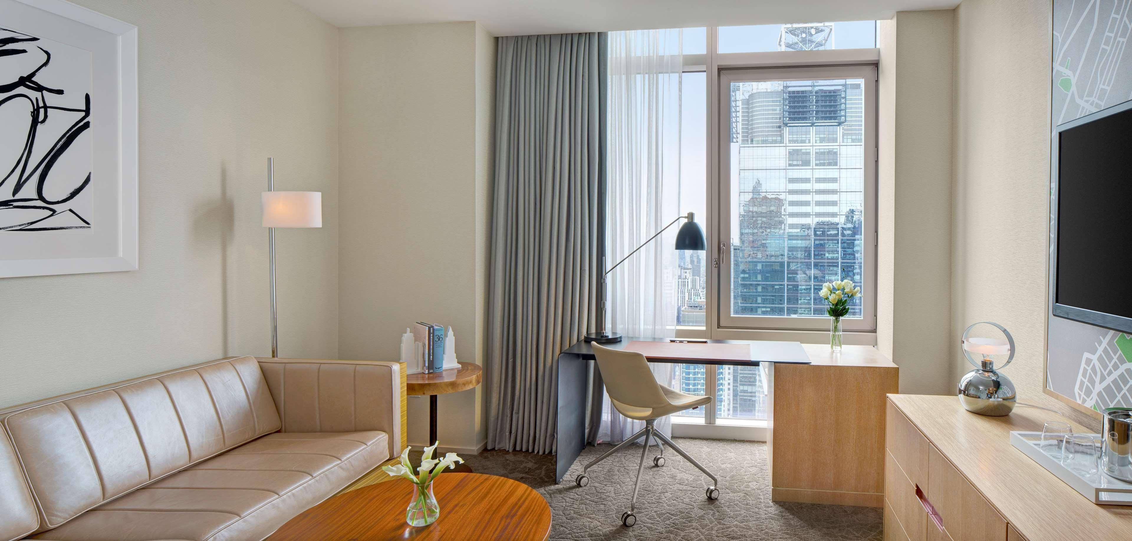 Holiday Inn Express - Times Square South By Ihg Ню Йорк Екстериор снимка