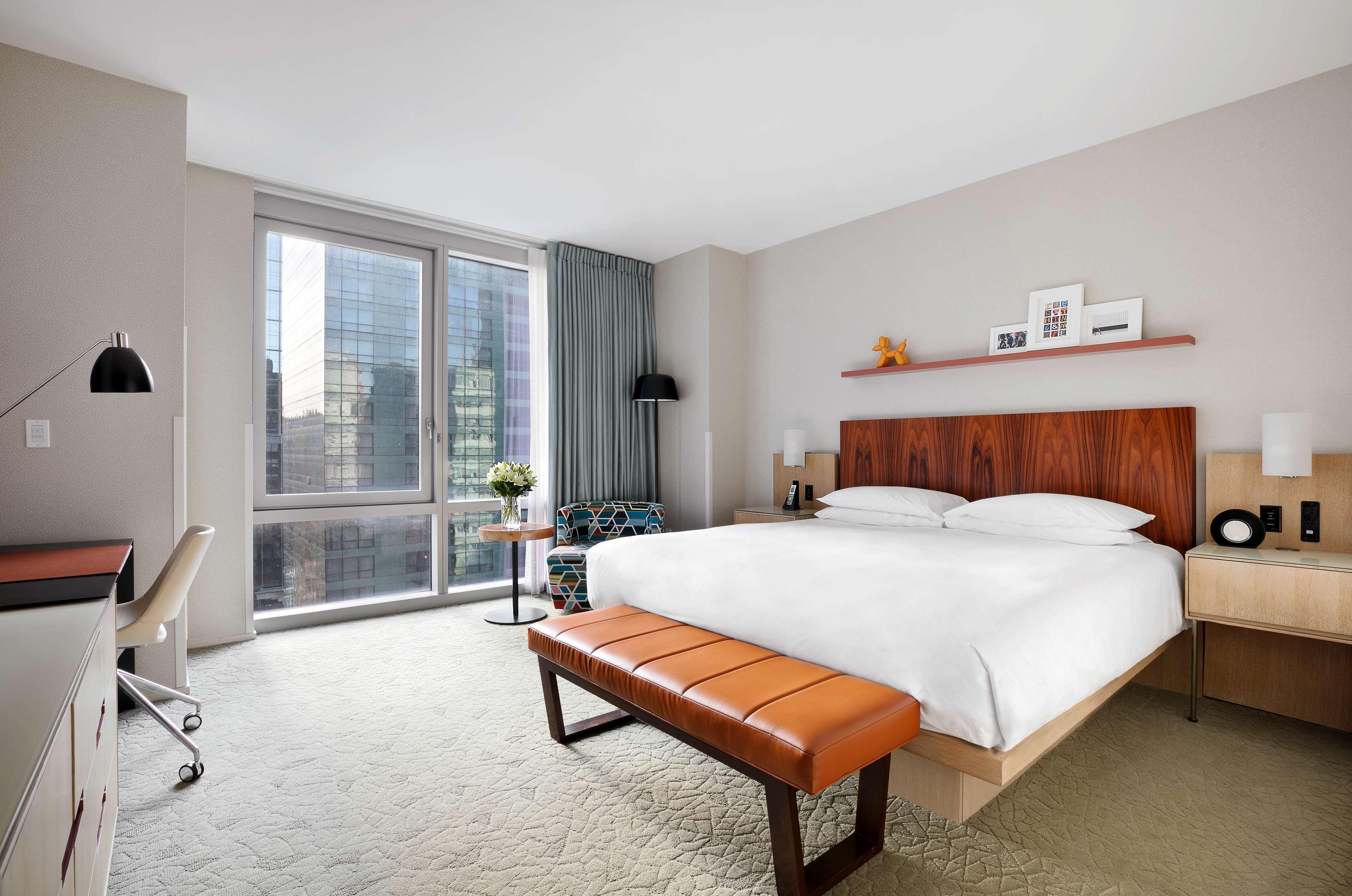 Holiday Inn Express - Times Square South By Ihg Ню Йорк Екстериор снимка