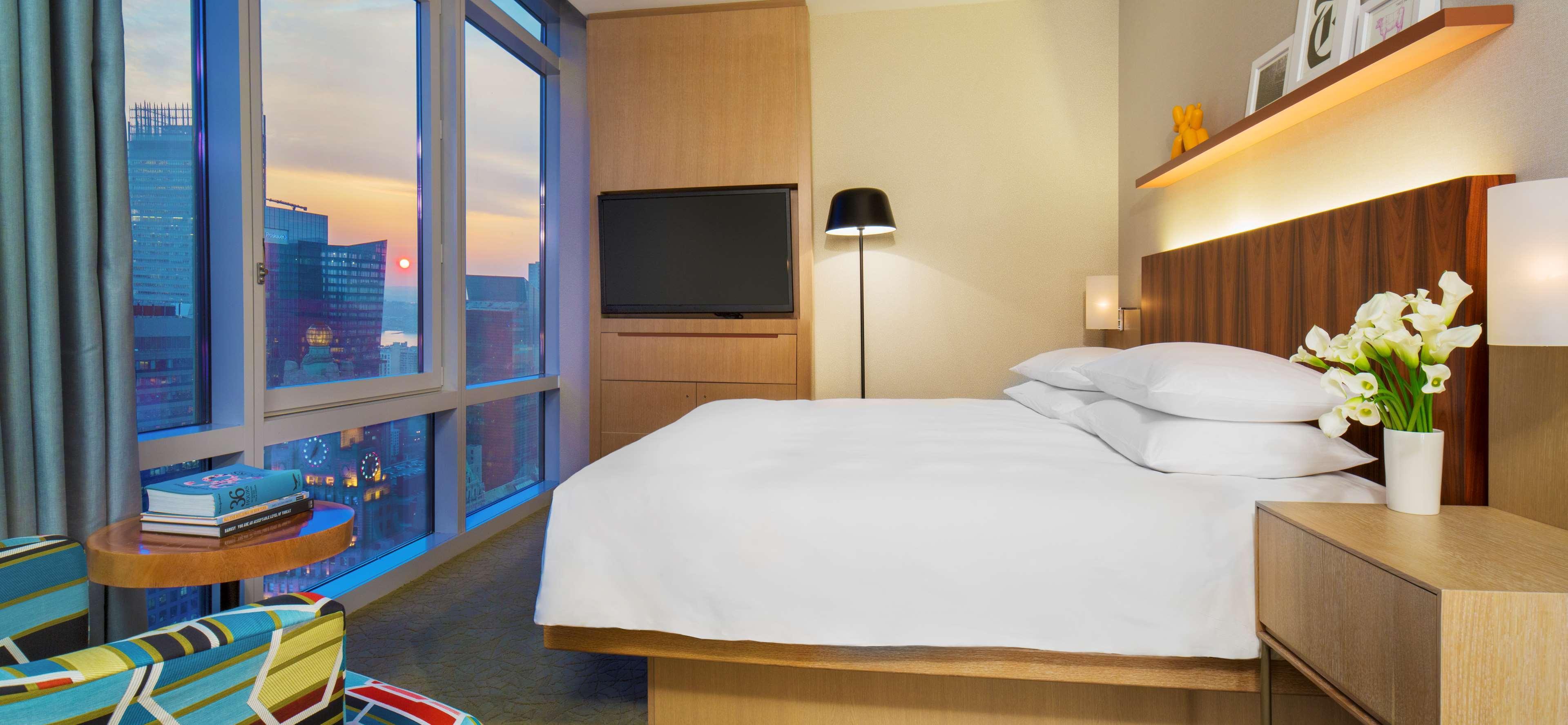 Holiday Inn Express - Times Square South By Ihg Ню Йорк Екстериор снимка