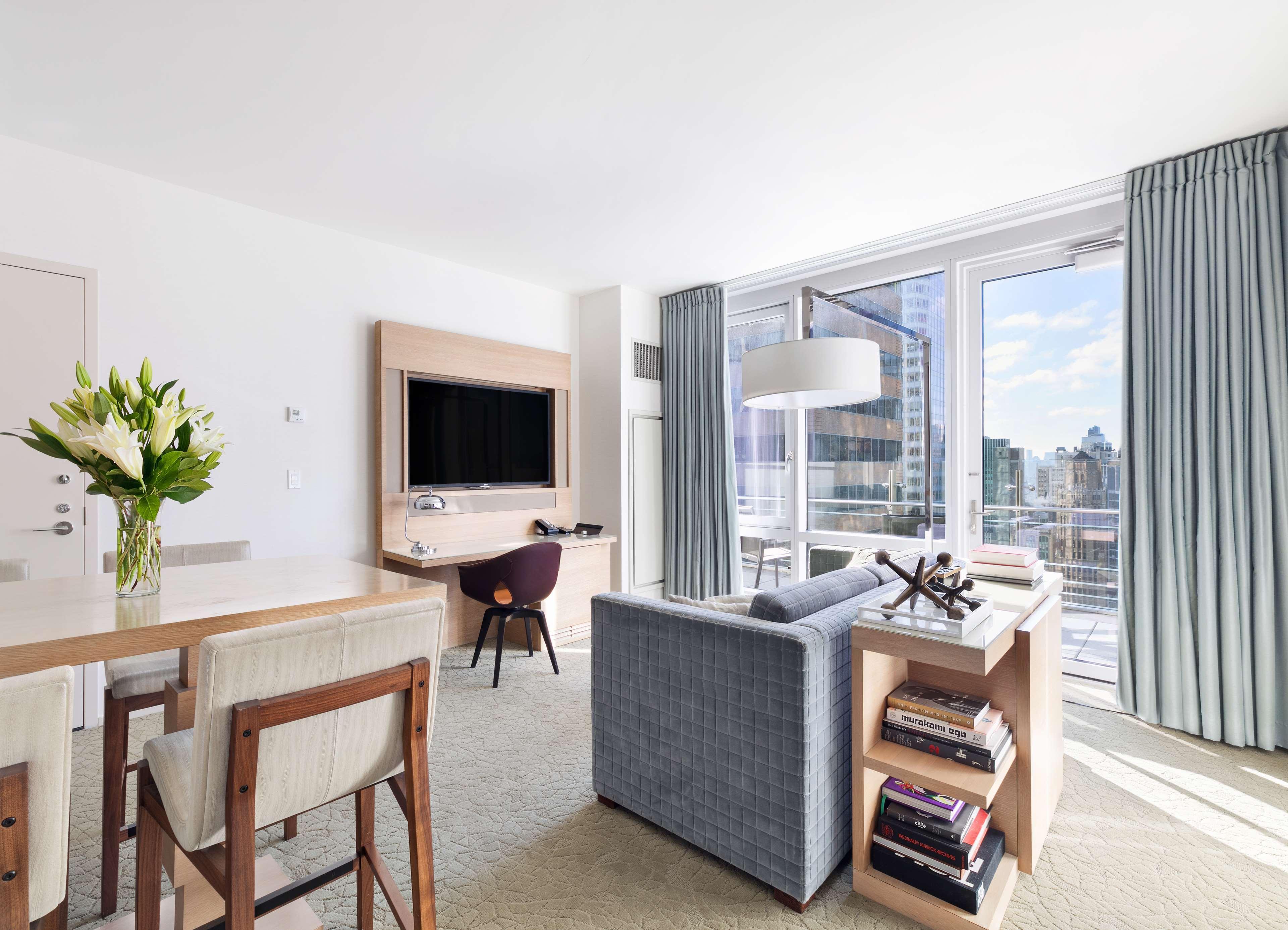 Holiday Inn Express - Times Square South By Ihg Ню Йорк Екстериор снимка