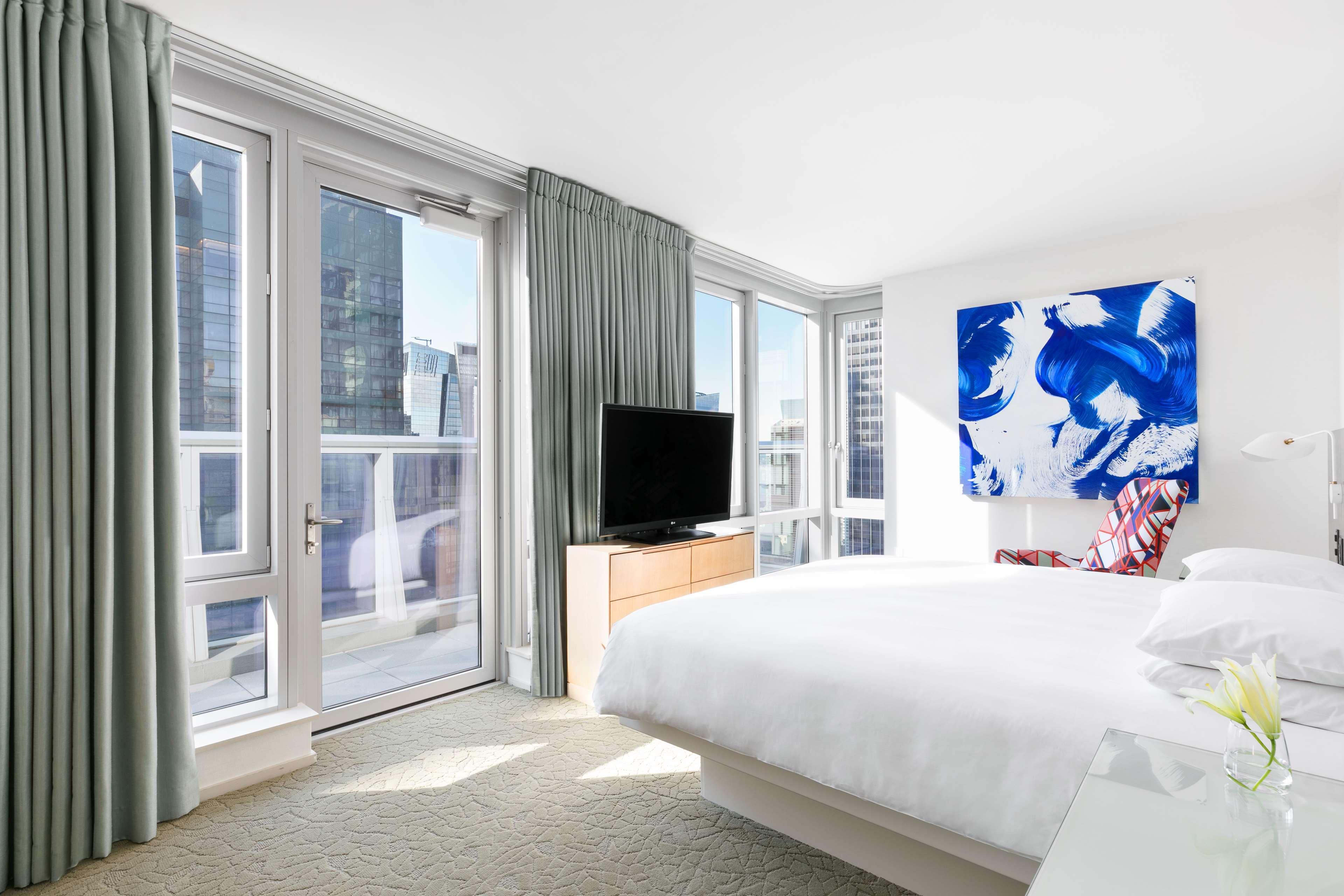 Holiday Inn Express - Times Square South By Ihg Ню Йорк Екстериор снимка