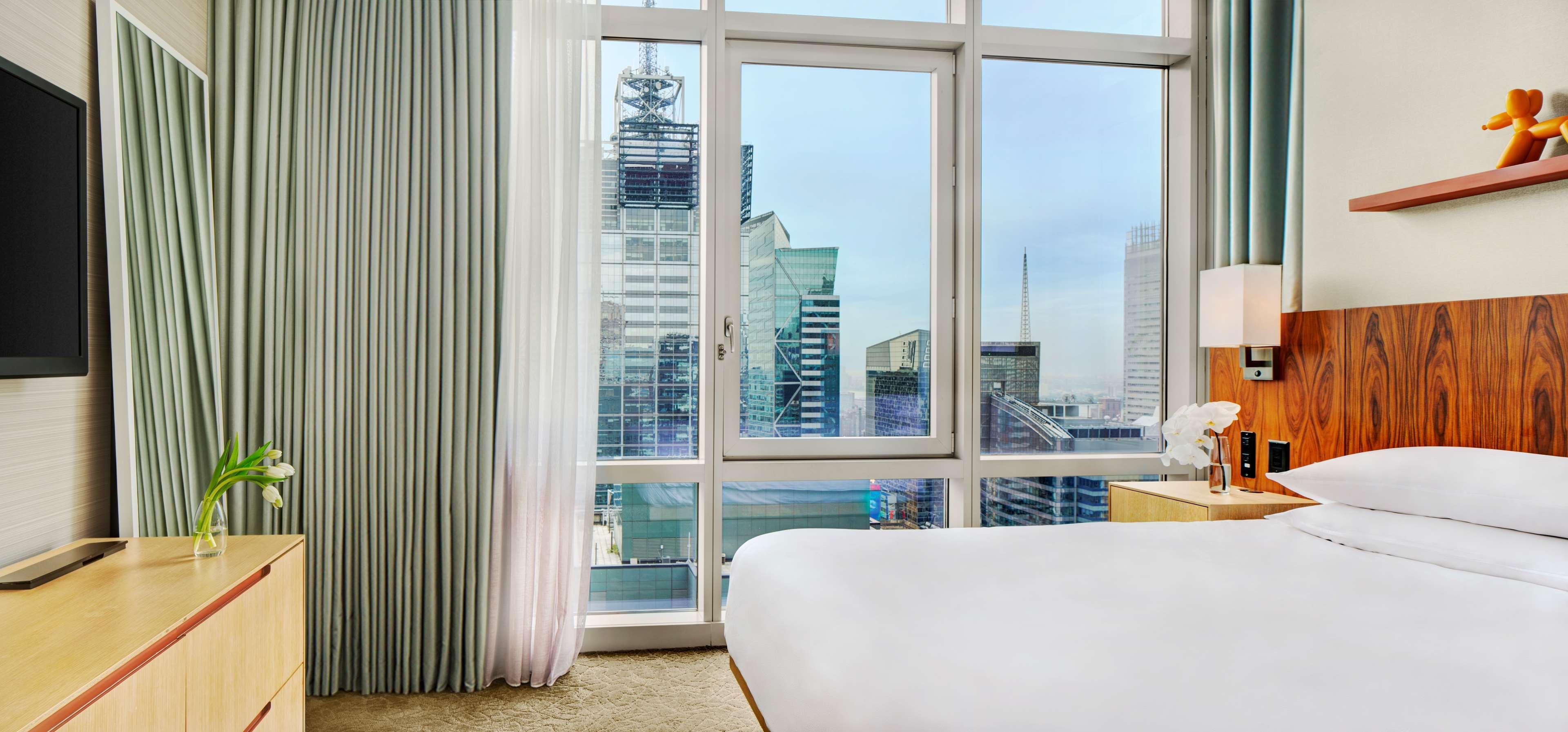 Holiday Inn Express - Times Square South By Ihg Ню Йорк Екстериор снимка