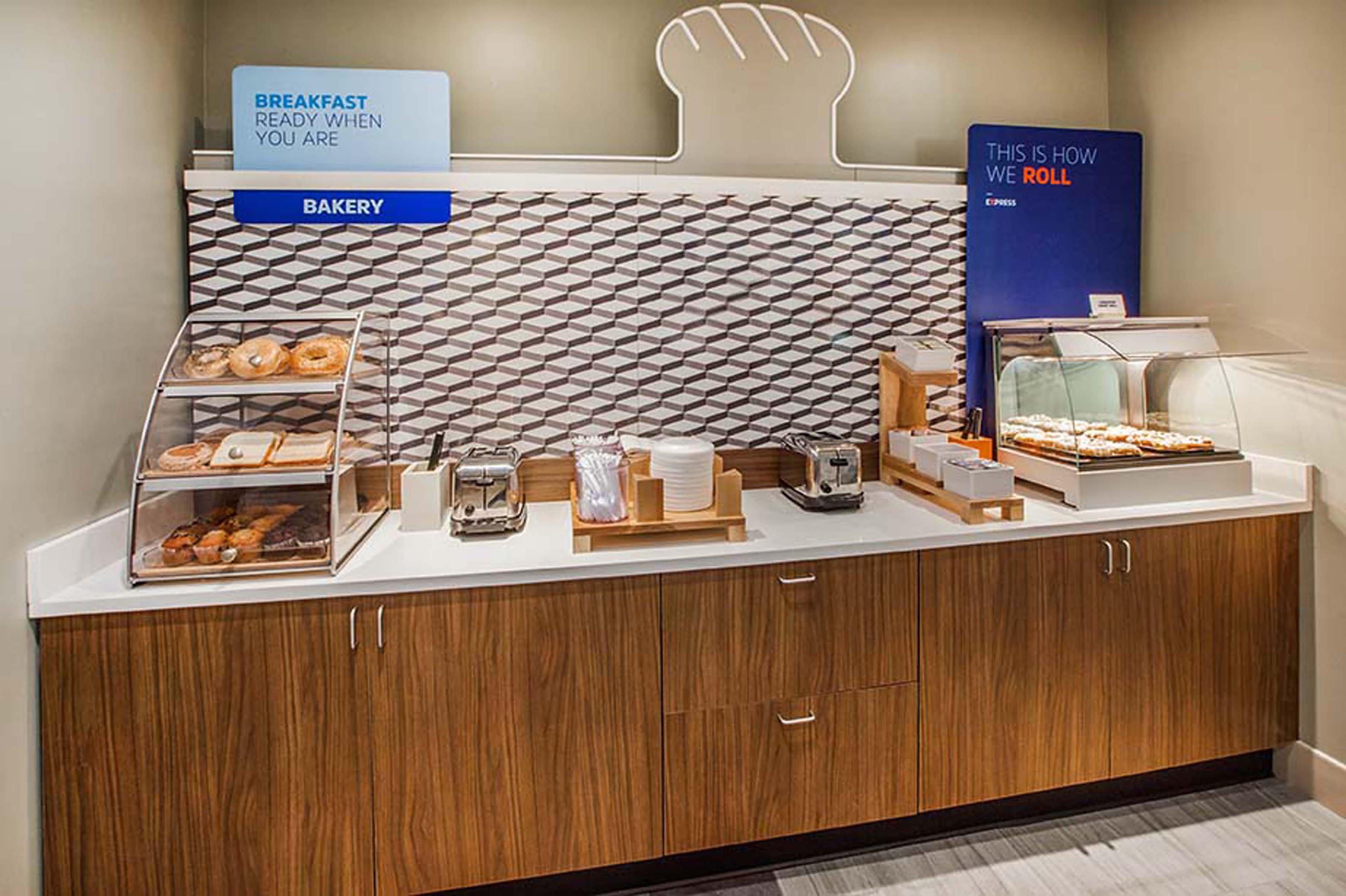 Holiday Inn Express - Times Square South By Ihg Ню Йорк Екстериор снимка