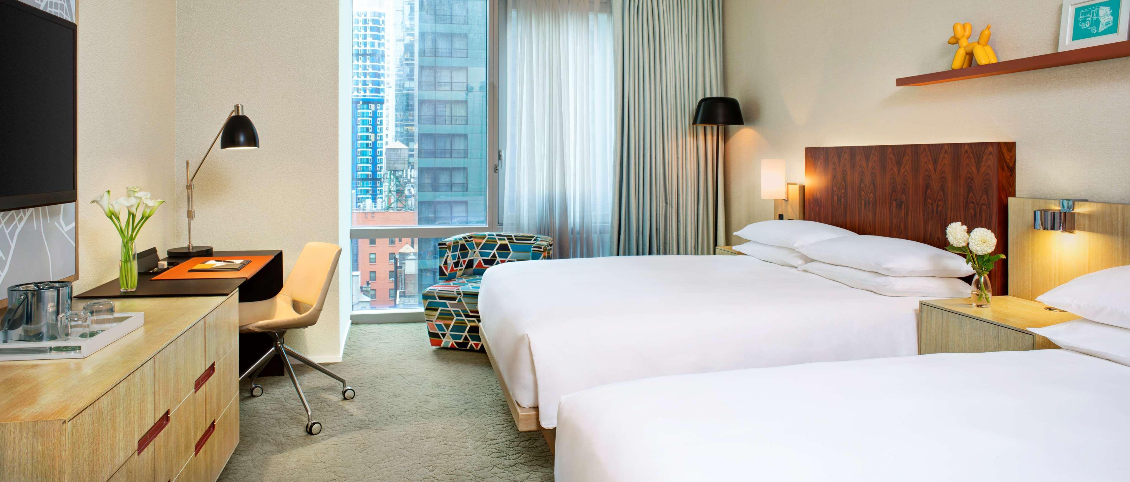 Holiday Inn Express - Times Square South By Ihg Ню Йорк Екстериор снимка