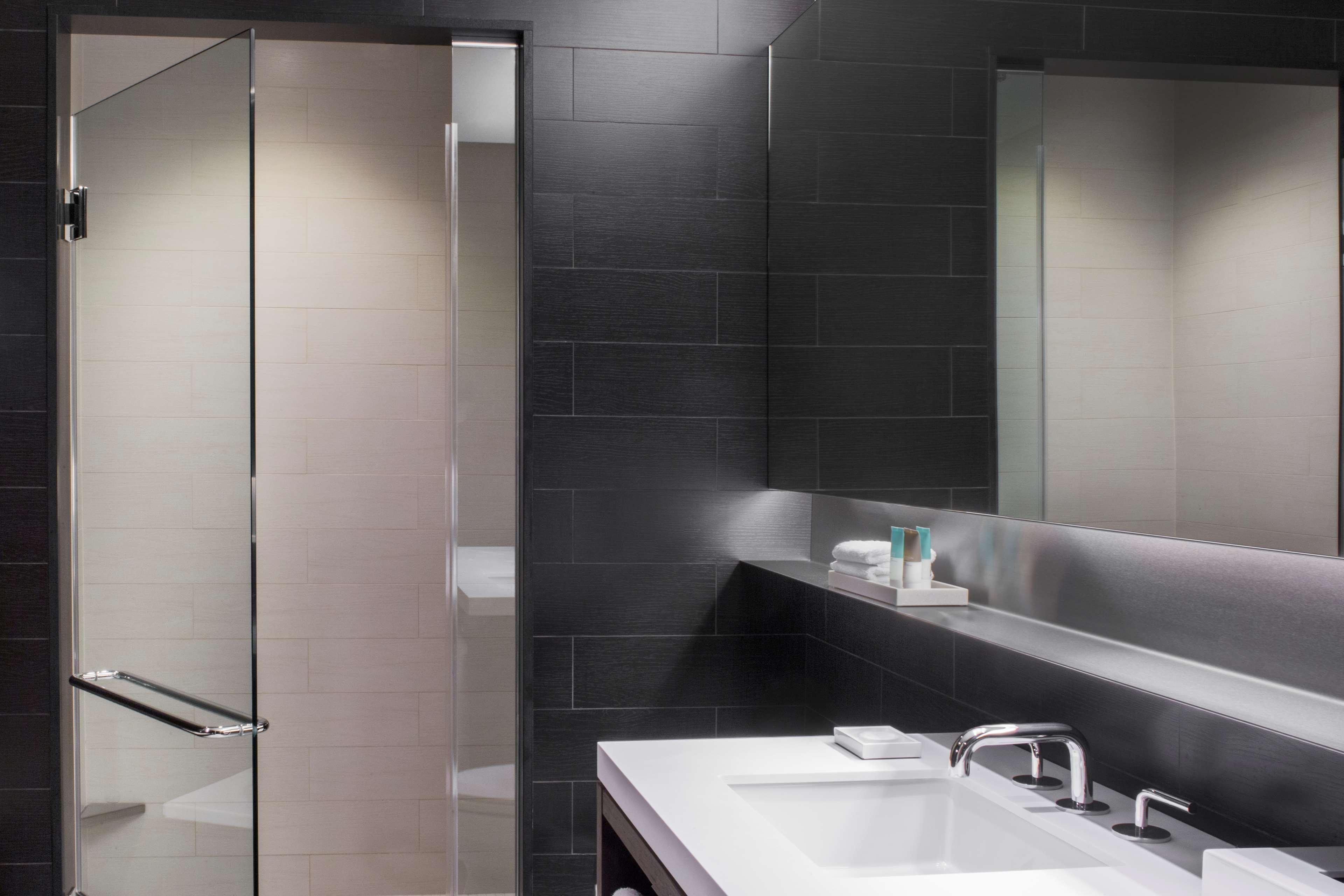 Holiday Inn Express - Times Square South By Ihg Ню Йорк Екстериор снимка