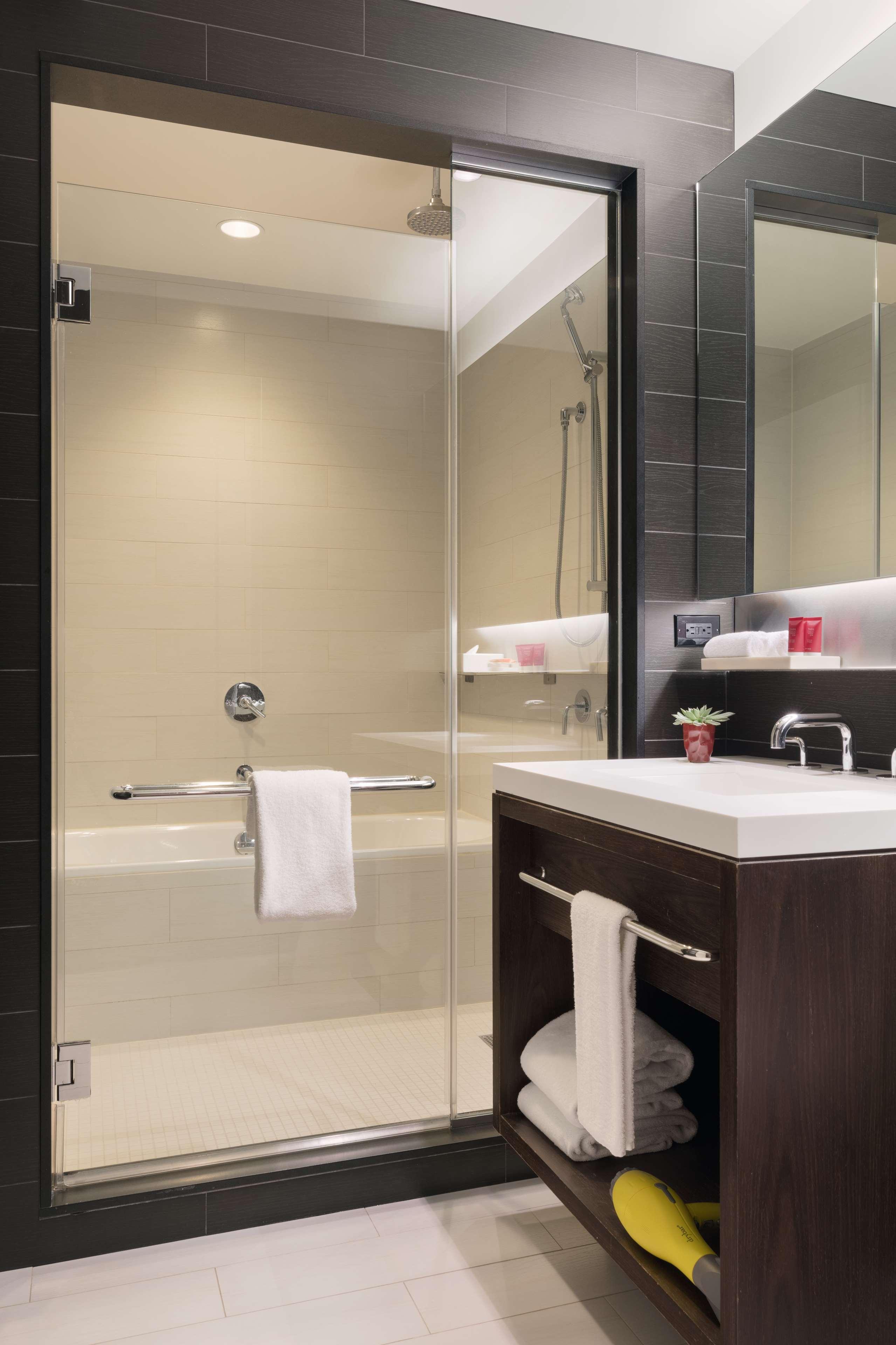 Holiday Inn Express - Times Square South By Ihg Ню Йорк Екстериор снимка