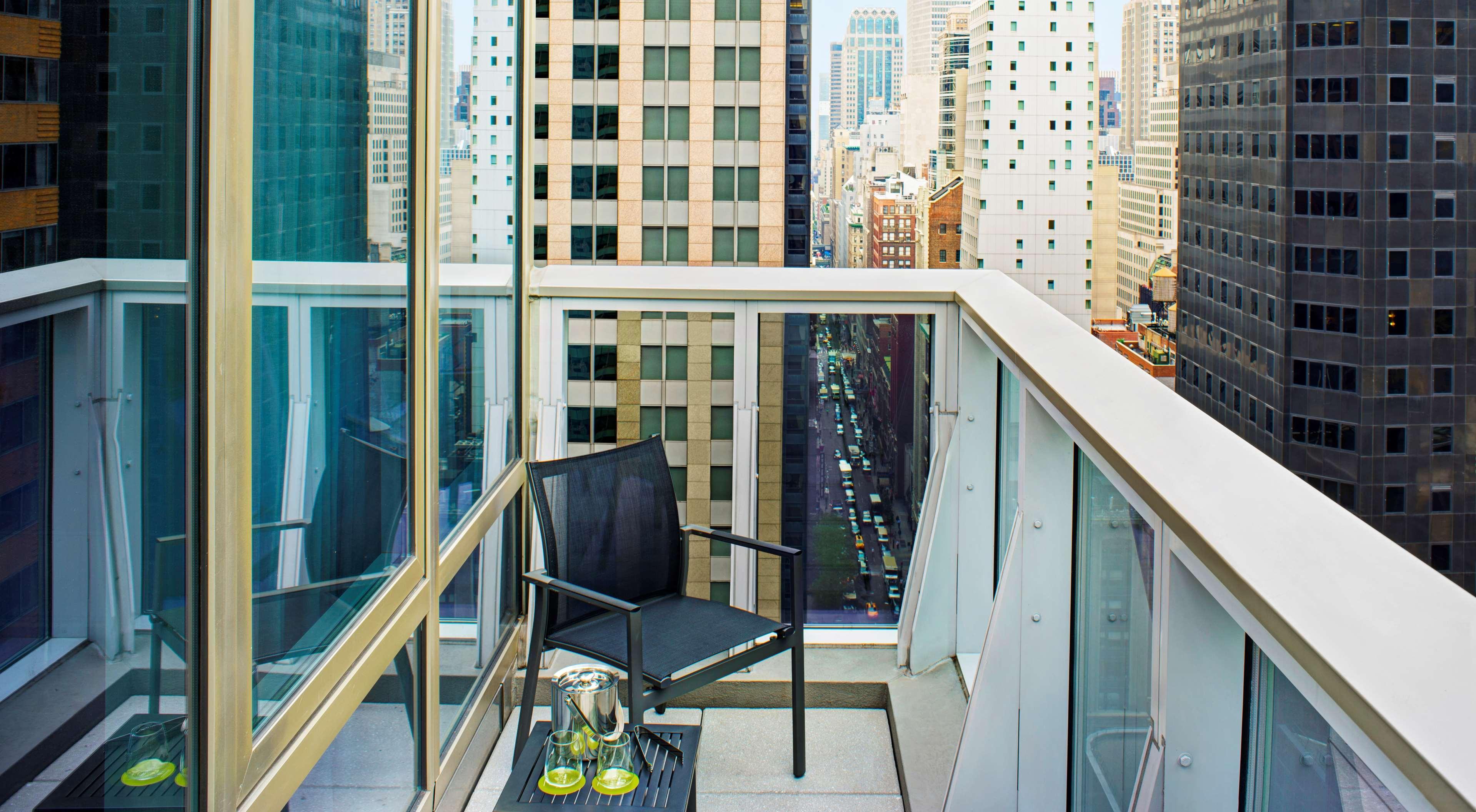Holiday Inn Express - Times Square South By Ihg Ню Йорк Екстериор снимка